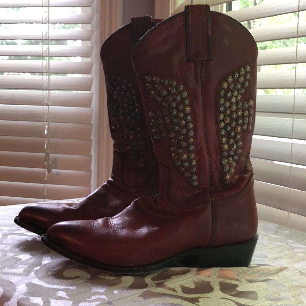 Red Frye boots!